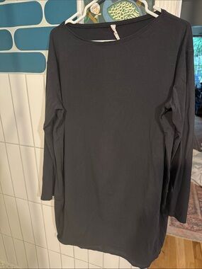 Lululemon Women's Black Long-Sleeve Boatneck oversized tunic/Top